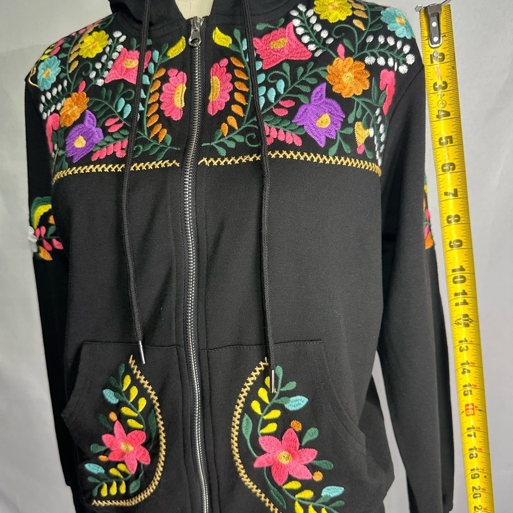 Layerz Floral Embroidered Black Hoodie pre owned Exellent condition size S - Picture 6 of 7